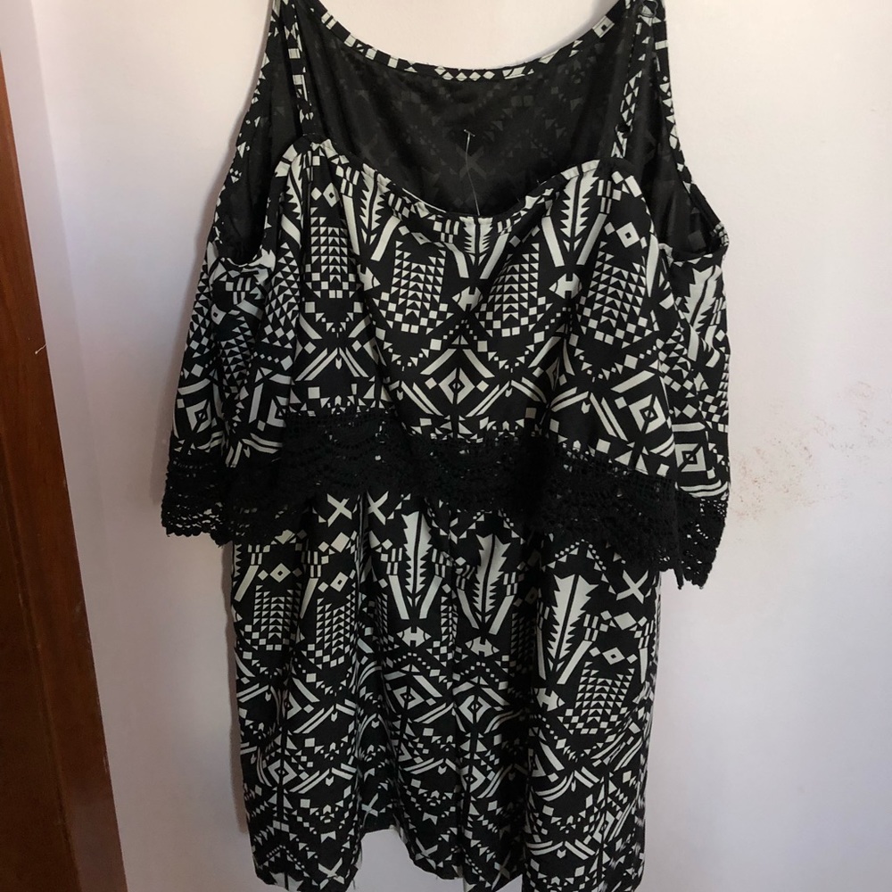 Romper - Picture 2 of 3